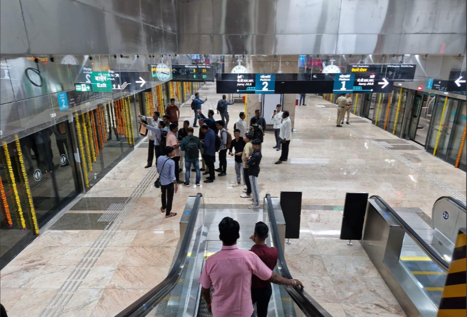 【開(kāi)通動(dòng)態(tài)】采用方大站臺屏蔽門(mén)系統的孟買(mǎi)地鐵3號線(xiàn)全線(xiàn)開(kāi)通運營(yíng)